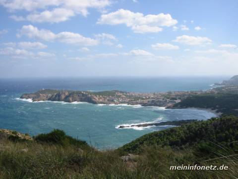 Sch�ne Aussicht auf die n�chste Bucht